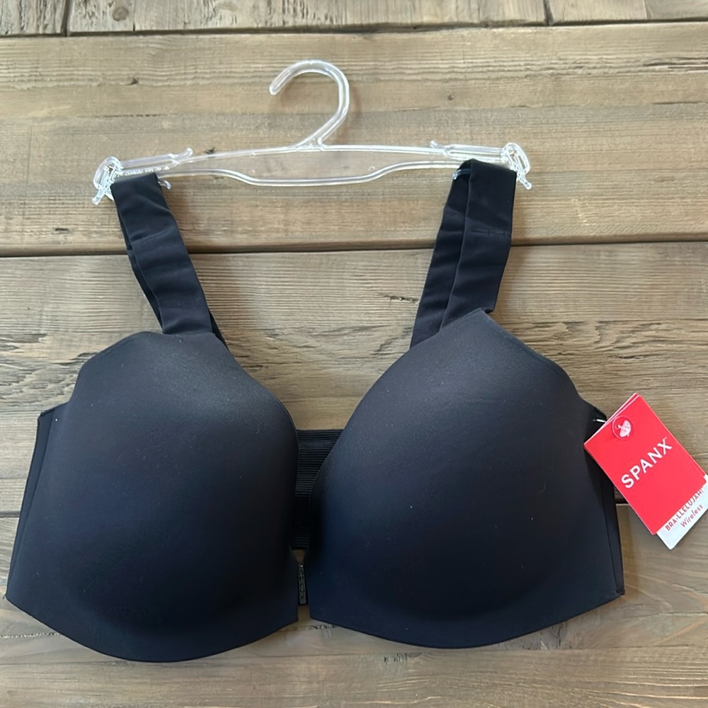 NEW Spanx Nude Wireless Bra